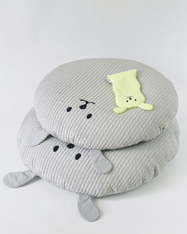 HugMe Rayon Quilted Cushion