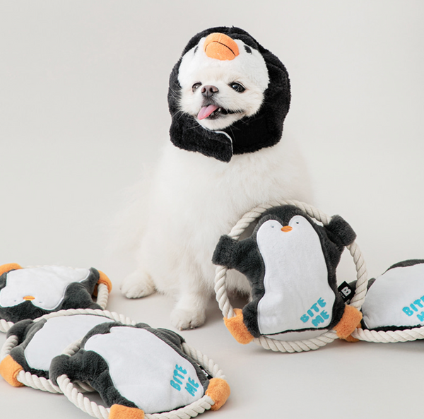 Hug Me Rope Tug Toy - Penguin