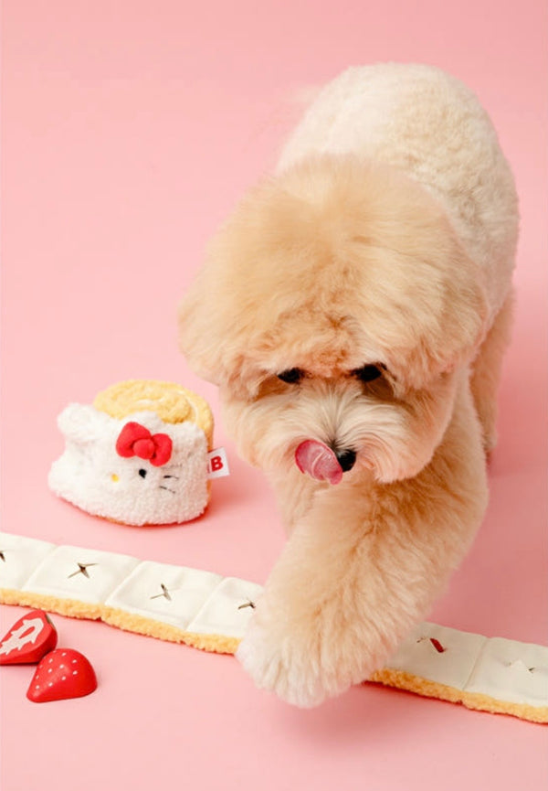 [PRE ORDER] Hello Kitty Roll Cake Nosework Toy
