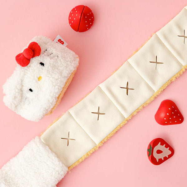 [PRE ORDER] Hello Kitty Roll Cake Nosework Toy