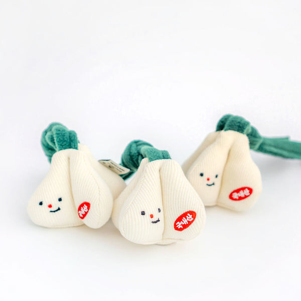 Squeaky Garlic Tug Toy