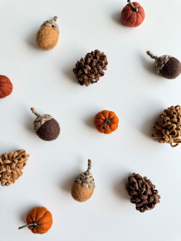 [PRE ORDER] Pine Cone 3 Set Cat Toy