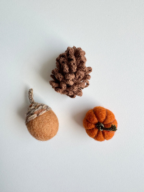 [PRE ORDER] Pine Cone 3 Set Cat Toy