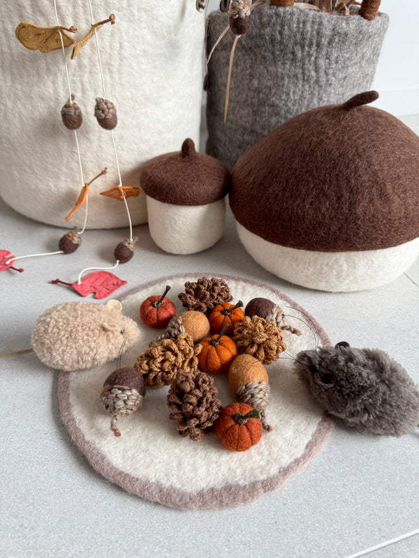 [PRE ORDER] Pine Cone 3 Set Cat Toy