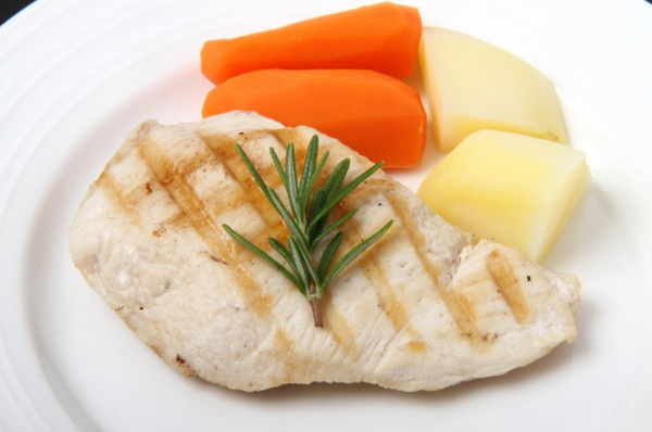 Rosemary Grilled Chicken And Steamed Vegetables