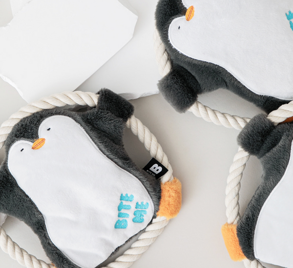 [PRE ORDER] Hug Me Rope Tug Toy - Penguin