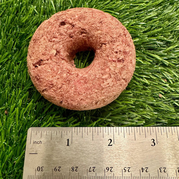 FREEZE-DRIED DUCK & DRAGON FRUIT DONUT TREAT