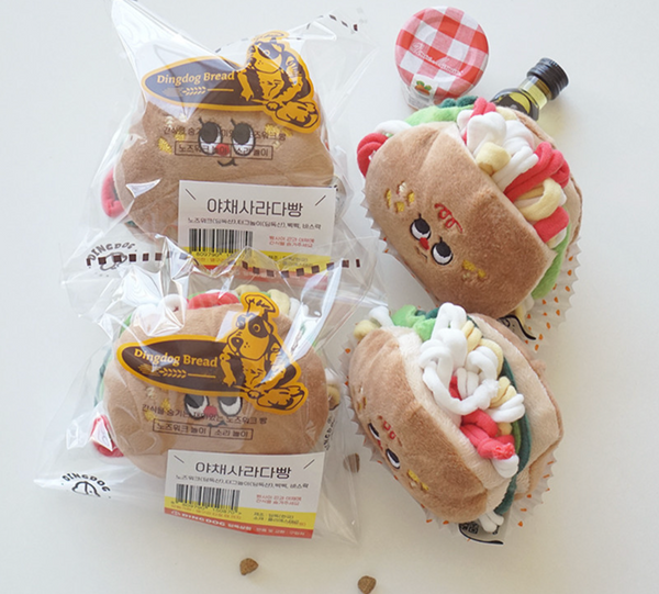 Salad Bread Toy